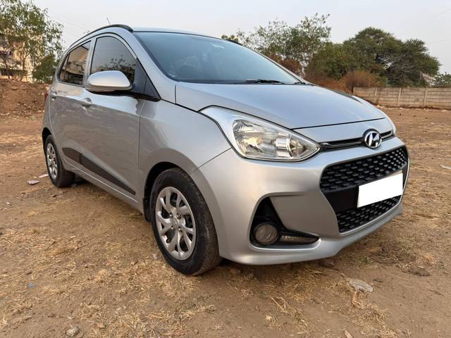 https://images10.gaadi.com/usedcar_image/4554378/original/processed_cbc2aefd6fba44e39265afc1763a1056.jpg?imwidth=6400