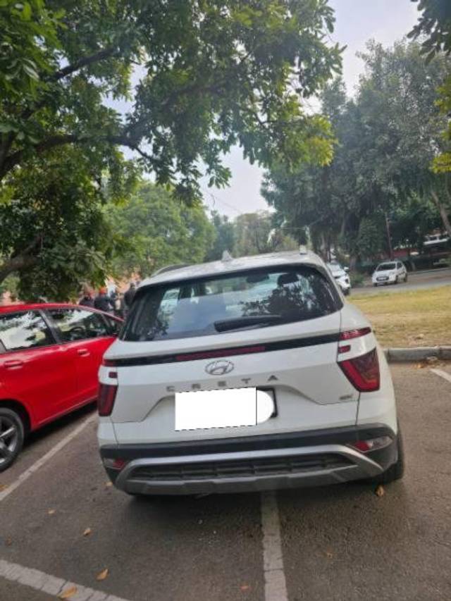 https://images10.gaadi.com/usedcar_image/4554390/original/processed_eb935582-752b-45d0-99bf-5dbd322815a6.jpg?imwidth=6401