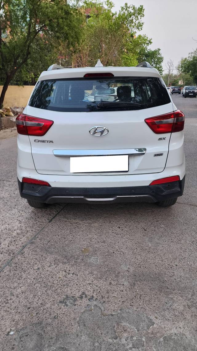 https://images10.gaadi.com/usedcar_image/4554392/original/processed_6c1aec02e86ac9d67c80b16ed431d0dc.jpg?imwidth=6401