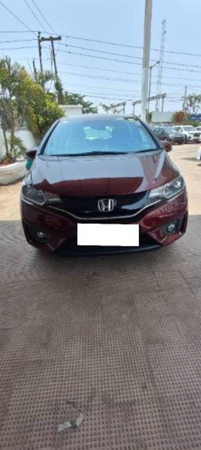 https://images10.gaadi.com/usedcar_image/4554396/original/processed_f1984f36-60e6-4be5-9192-c3f081c8e2bf.jpg?imwidth=6400