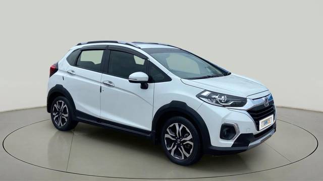 https://images10.gaadi.com/usedcar_image/4554401/original/7b34055d2765de70105f70a992db2f52.jpg?imwidth=6400