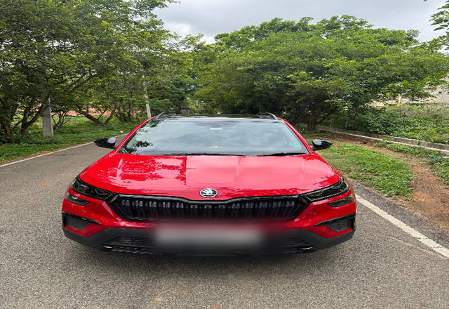 https://images10.gaadi.com/usedcar_image/4554410/original/1ccfdb67-4ba3-4ae4-87fe-d960418d1258.?imwidth=6400