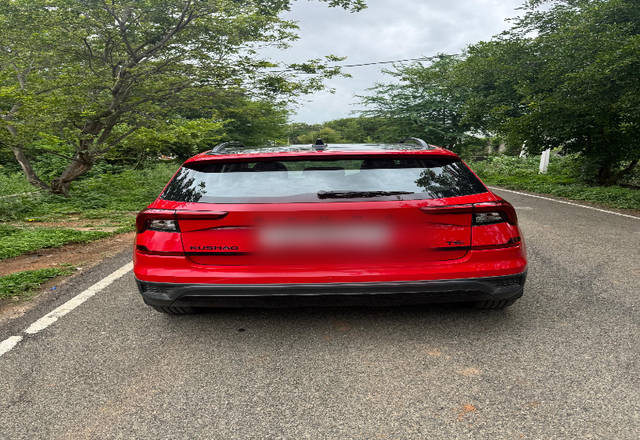 https://images10.gaadi.com/usedcar_image/4554410/original/3e6567b1-64b8-4a5f-a18f-01f34761db9b.?imwidth=6401