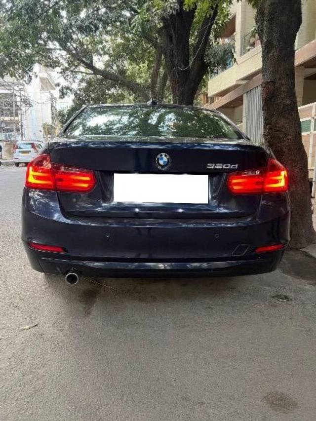https://images10.gaadi.com/usedcar_image/4554421/original/processed_043fa103-4203-4e7d-bb51-071f8906a2b5.jpeg?imwidth=6401