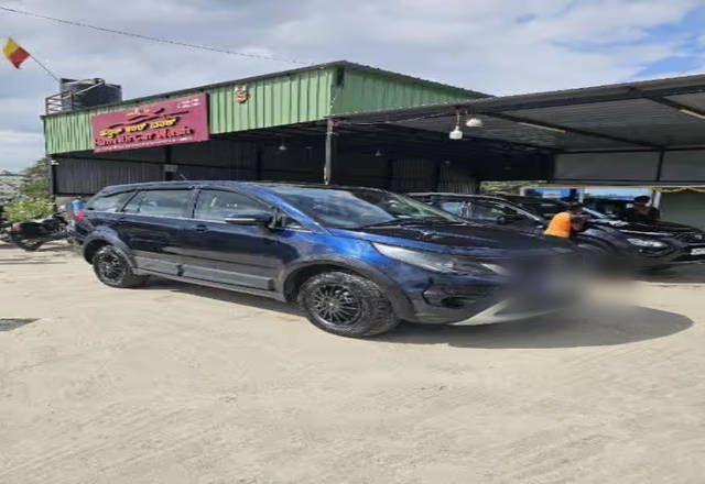 https://images10.gaadi.com/usedcar_image/4554443/original/94abf498-3c56-4cd9-bb29-7b42bce00686.?imwidth=6400