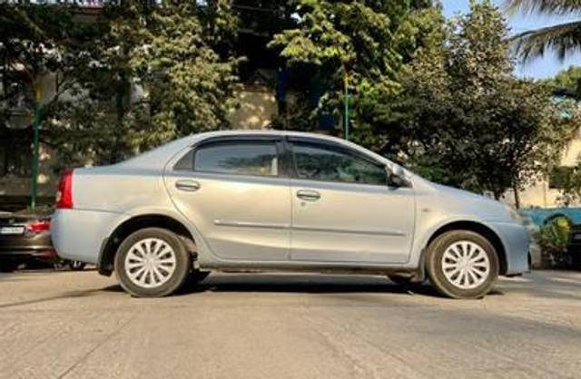 https://images10.gaadi.com/usedcar_image/4554444/original/processed_0883253a3fe2e7899463d880a9043c40.jpg?imwidth=6401