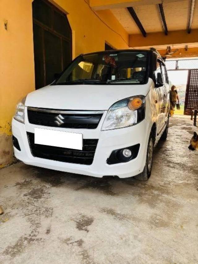 https://images10.gaadi.com/usedcar_image/4554447/original/processed_f14e65fd-282c-49c0-a689-0250ecc7724d.jpeg?imwidth=6401