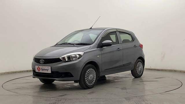https://images10.gaadi.com/usedcar_image/4554451/original/df8d4b9fab4ef59991c235d0787cd950.JPG?imwidth=6400