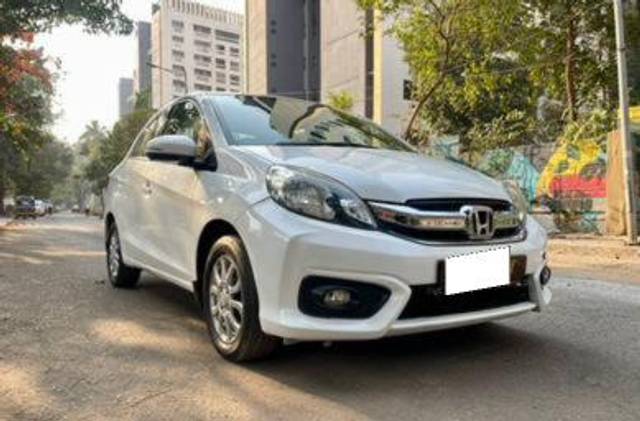https://images10.gaadi.com/usedcar_image/4554459/original/processed_9b580878af98077b54081a899991c036.jpg?imwidth=6400