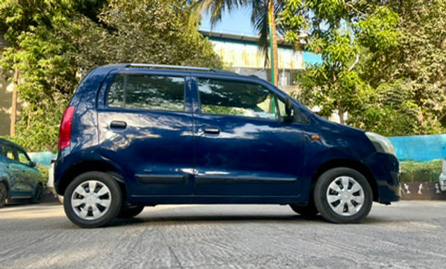 https://images10.gaadi.com/usedcar_image/4554464/original/ce4c4d2c646d39e7e3a819f320cfbb62.jpg?imwidth=6401