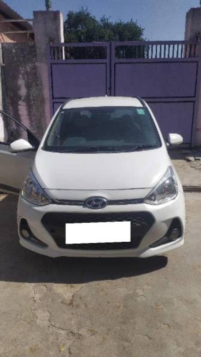 https://images10.gaadi.com/usedcar_image/4554468/original/processed_f0d98059-2f9b-4728-bbd0-addfcdbeae36.jpg?imwidth=6400
