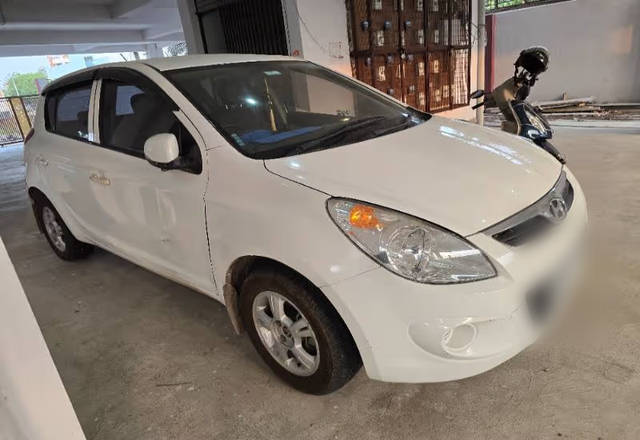 https://images10.gaadi.com/usedcar_image/4554475/original/3e2b9995-b158-4194-8a5f-015d17da0f25.?imwidth=6400