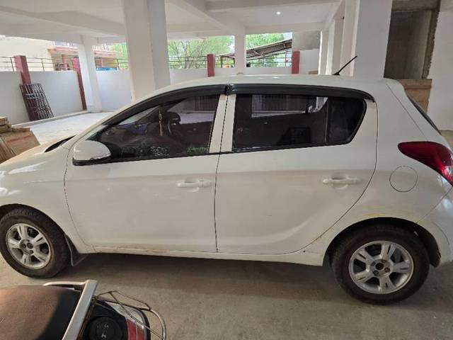 https://images10.gaadi.com/usedcar_image/4554475/original/processed_6481ed47-1735-4cea-b7e4-280ecc1ce701.jpg?imwidth=6401