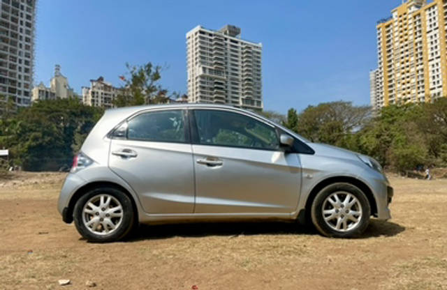https://images10.gaadi.com/usedcar_image/4554477/original/6339757c3c27a65a5c500f640e50bacc.jpg?imwidth=6401