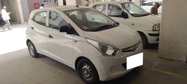 https://images10.gaadi.com/usedcar_image/4554512/original/processed_8820c7e9-e99c-497c-8d33-5e8ecae7e066.jpg?imwidth=6402