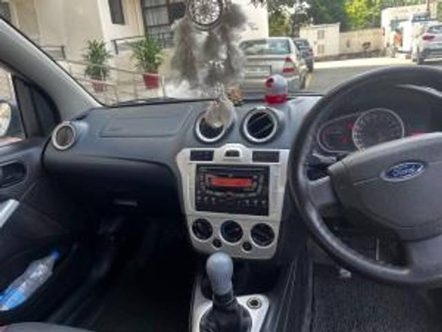 https://images10.gaadi.com/usedcar_image/4554528/original/69b7ee402b0113fe15d1fa9b05010bc4.jpg?imwidth=6402