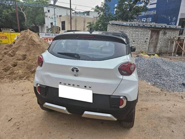 https://images10.gaadi.com/usedcar_image/4554610/original/processed_116ee3d3-86d8-4e01-97b0-283cacd67cdf.jpg?imwidth=6401