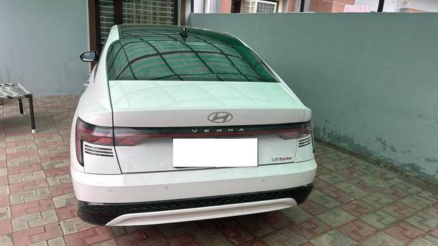 https://images10.gaadi.com/usedcar_image/4554612/original/processed_3cffb60d-5c90-4d53-af52-1cb25736a8a7.jpg?imwidth=6401