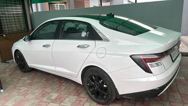 https://images10.gaadi.com/usedcar_image/4554612/original/processed_a606f042-487b-409b-9712-bc1998b26961.jpg?imwidth=6402