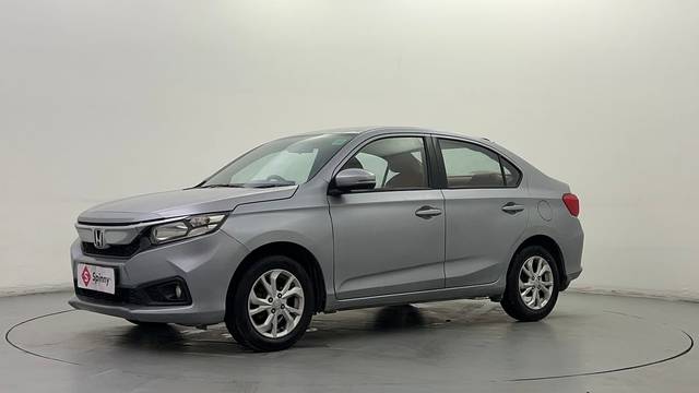 https://images10.gaadi.com/usedcar_image/4554625/original/6236dd2133a40971539c848bb3dd5051.JPG?imwidth=6400