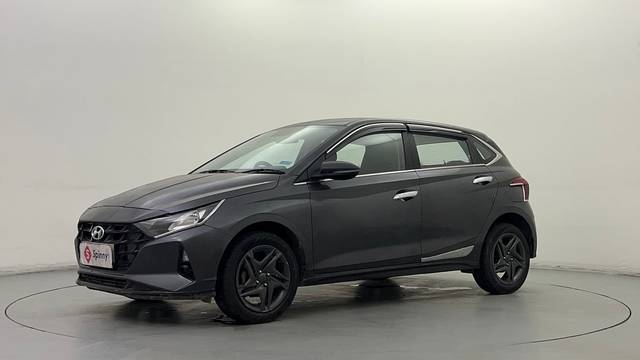 https://images10.gaadi.com/usedcar_image/4554629/original/7171f146d83b6d78f4d8315fbc90755d.JPG?imwidth=6400