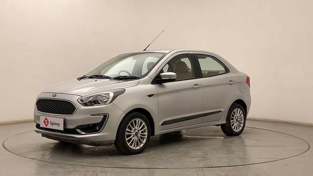 https://images10.gaadi.com/usedcar_image/4554666/original/95134bcad5eb64f6a6078d98a9902b54.JPG?imwidth=6400