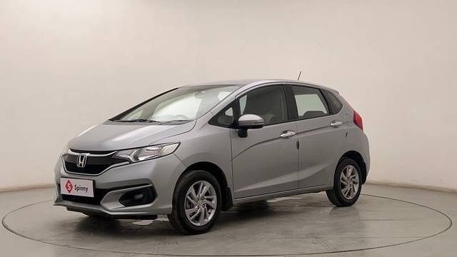 https://images10.gaadi.com/usedcar_image/4554668/original/5ee6aa0e73a50dd501f3d97e85efe6a5.JPG?imwidth=6400