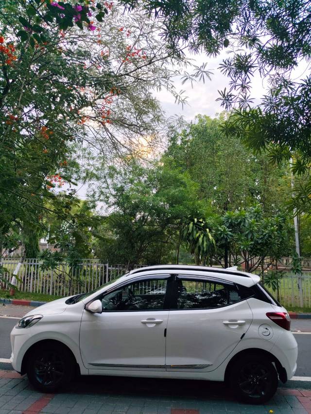 https://images10.gaadi.com/usedcar_image/4554674/original/94bca8f28a8465bded08c746983ad2ee.jpg?imwidth=6400
