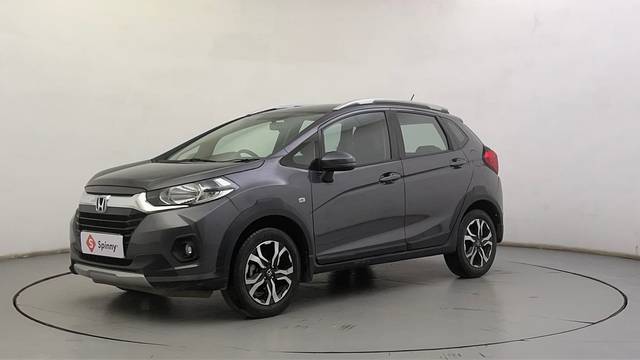 https://images10.gaadi.com/usedcar_image/4554696/original/3edb9fb9a58415705e2c60051b2debee.JPG?imwidth=6400