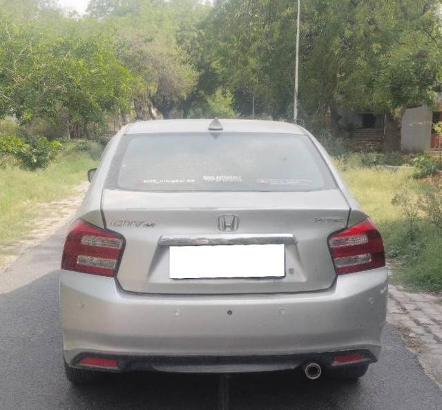 https://images10.gaadi.com/usedcar_image/4554710/original/processed_3c6c6596-d3df-47db-b705-02abf08e5861.jpg?imwidth=6401