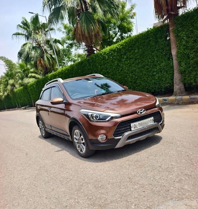 https://images10.gaadi.com/usedcar_image/4554754/original/processed_e3679cad6f0d7d7ca17ee31888f051ce.jpg?imwidth=6400