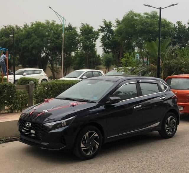 https://images10.gaadi.com/usedcar_image/4554766/original/processed_5a8389c7-e34d-4f2e-93c5-a38a94d63055.jpeg?imwidth=6400