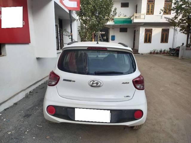 https://images10.gaadi.com/usedcar_image/4554781/original/processed_a8a5dce4-0c89-4ad5-a3d8-ef3294d70e26.jpg?imwidth=6401