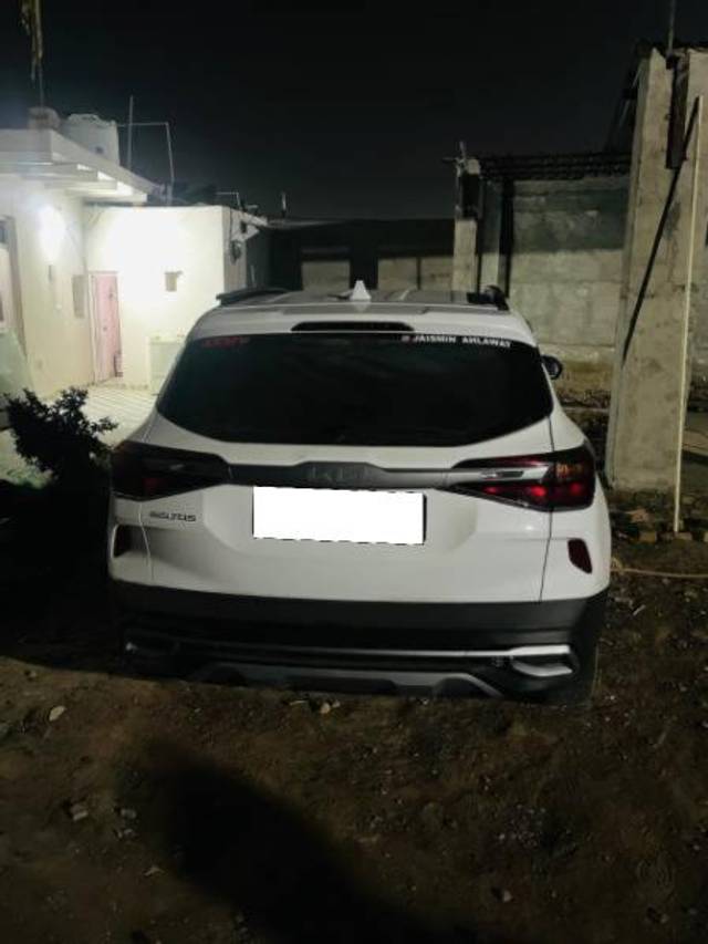 https://images10.gaadi.com/usedcar_image/4554829/original/processed_9dc999ca-489f-4fbd-8e96-d8123938a00f.jpg?imwidth=6401