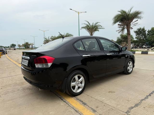https://images10.gaadi.com/usedcar_image/4554875/original/processed_ab93429b-9bc7-43a1-bc68-bc110ece40db.jpg?imwidth=6402