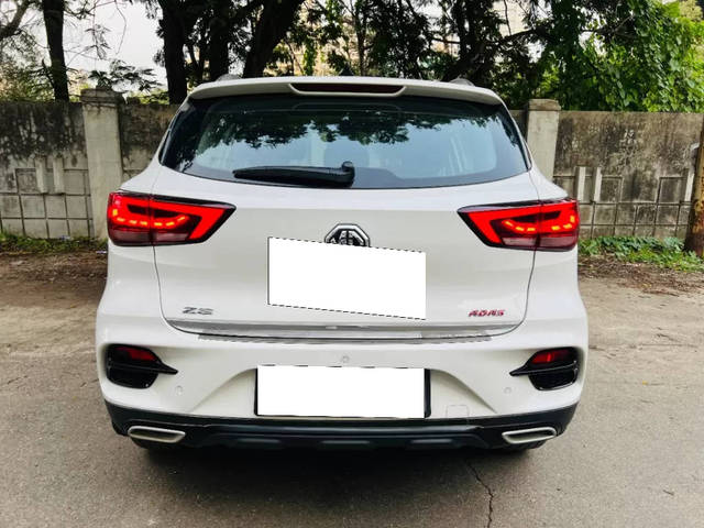https://images10.gaadi.com/usedcar_image/4554887/original/processed_8dbb690f24c3663b976ee8c9075936e5.png?imwidth=6402