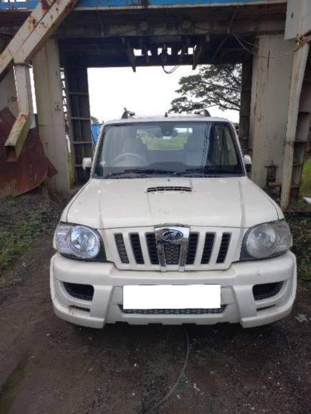 https://images10.gaadi.com/usedcar_image/4554924/original/processed_a5cc85c9-3c4e-46ab-8485-0c89547e7f26.jpg?imwidth=6400