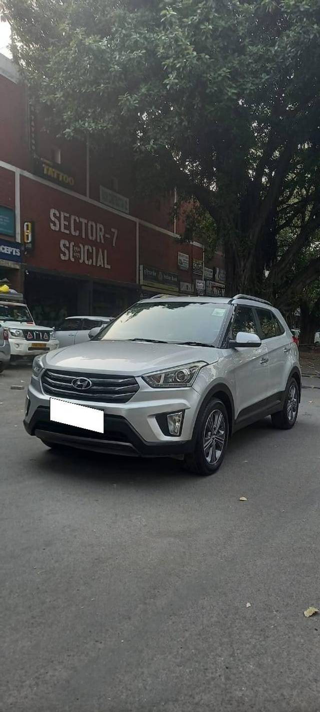 https://images10.gaadi.com/usedcar_image/4554930/original/processed_d976f18ab543d383d6829678e423c9ea.jpg?imwidth=6402