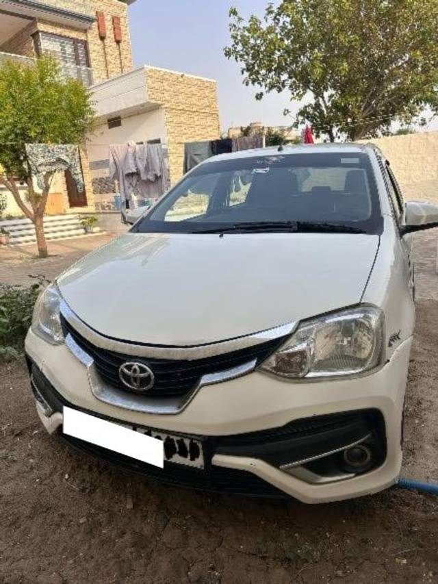 https://images10.gaadi.com/usedcar_image/4554939/original/processed_88139850-c232-4796-9036-4a5d88f066cd.jpeg?imwidth=6400
