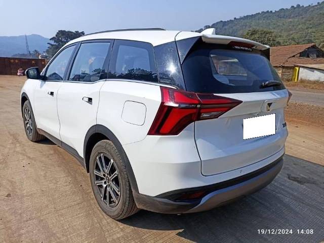 https://images10.gaadi.com/usedcar_image/4554943/original/processed_13ca2236-1f7f-48c1-8b69-28173e2ff7b1.jpg?imwidth=6402