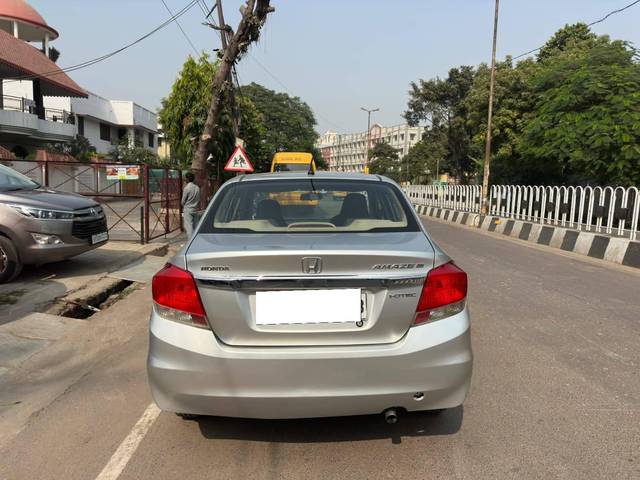 https://images10.gaadi.com/usedcar_image/4554947/original/processed_ca141c1f7f321b3fb376dcb333c06c96.jpg?imwidth=6401