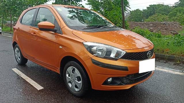 https://images10.gaadi.com/usedcar_image/4554948/original/processed_e63ac718-428c-4903-8119-22a78067bd88.jpg?imwidth=6400