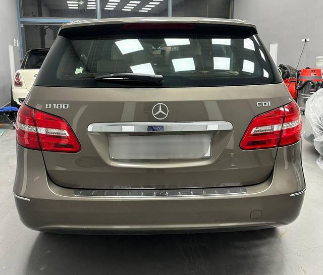 https://images10.gaadi.com/usedcar_image/4554949/original/processed_baed478deafbb71b878ae2e6d4d3a648.jpg?imwidth=6401