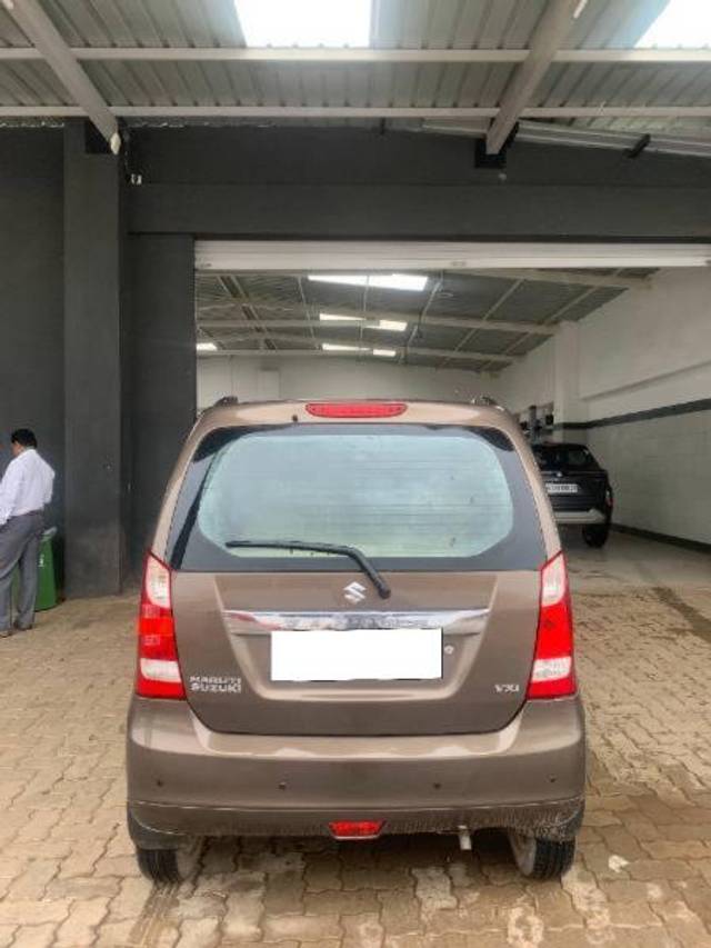 https://images10.gaadi.com/usedcar_image/4554950/original/processed_7394f0d1-7cc5-4840-a53b-648dee1bfece.jpg?imwidth=6402