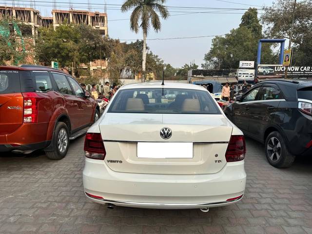 https://images10.gaadi.com/usedcar_image/4554955/original/processed_56cc2a708ae7f3e64c391f3b7fe8279b.jpg?imwidth=6401