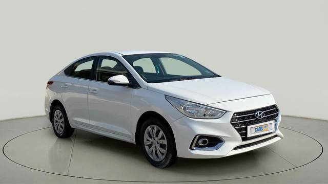 https://images10.gaadi.com/usedcar_image/4554957/original/a384415756504133d7f495a6765222bc.jpg?imwidth=6400