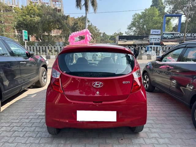 https://images10.gaadi.com/usedcar_image/4554960/original/processed_544bfcd4f37f7544600fbb47f81e8e28.jpg?imwidth=6401