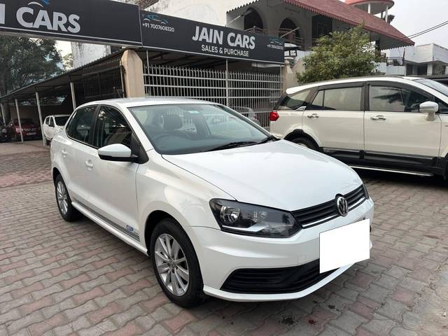 https://images10.gaadi.com/usedcar_image/4554963/original/processed_094fee64ba9a5230d506b283d226280f.jpg?imwidth=6400