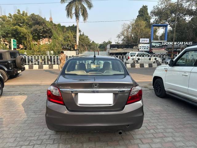 https://images10.gaadi.com/usedcar_image/4554967/original/processed_6ab67943049dca4a5d0df2e86775e518.jpg?imwidth=6401