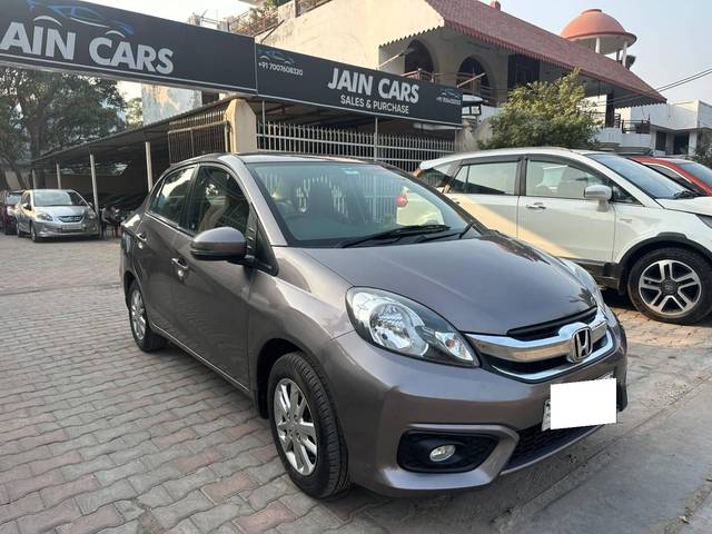 https://images10.gaadi.com/usedcar_image/4554967/original/processed_fcdc8713c0a059ad11df985916574108.jpg?imwidth=6400
